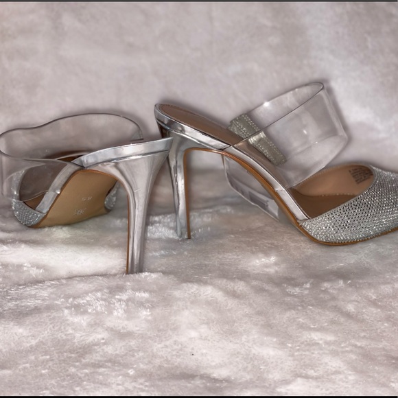 STUNNING BLING BCBG SILVER GLITTER WITH CLEAR RHINESTONES HIGH HEEL SHOES NWOT - Picture 10 of 16